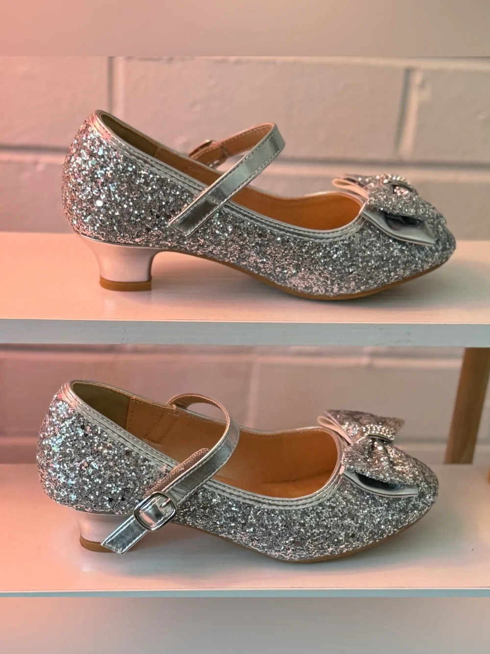 NWOT Girls Silver Glitter Bow Princess Heels Dress Shoes Size 2